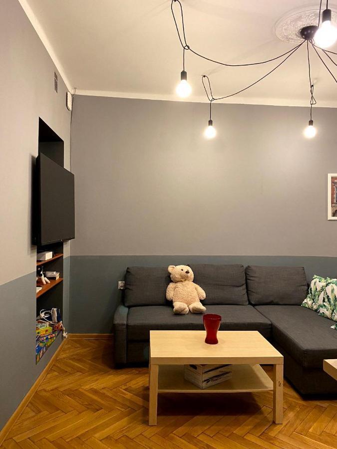 Lares And Penates Apartment Krakow Bagian luar foto