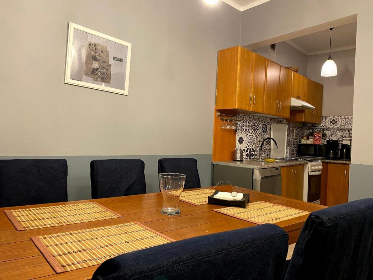 Lares And Penates Apartment Krakow Bagian luar foto