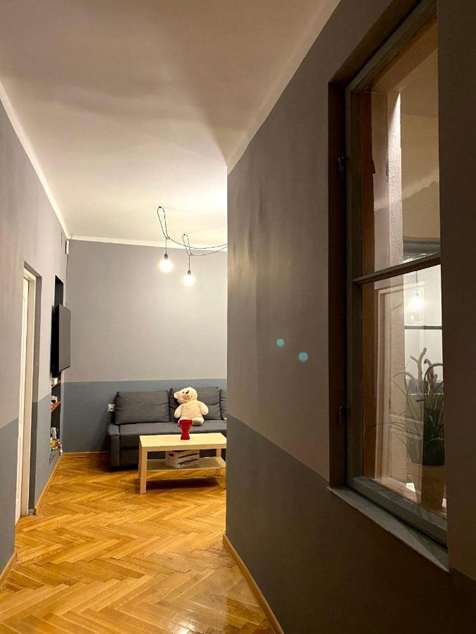 Lares And Penates Apartment Krakow Bagian luar foto