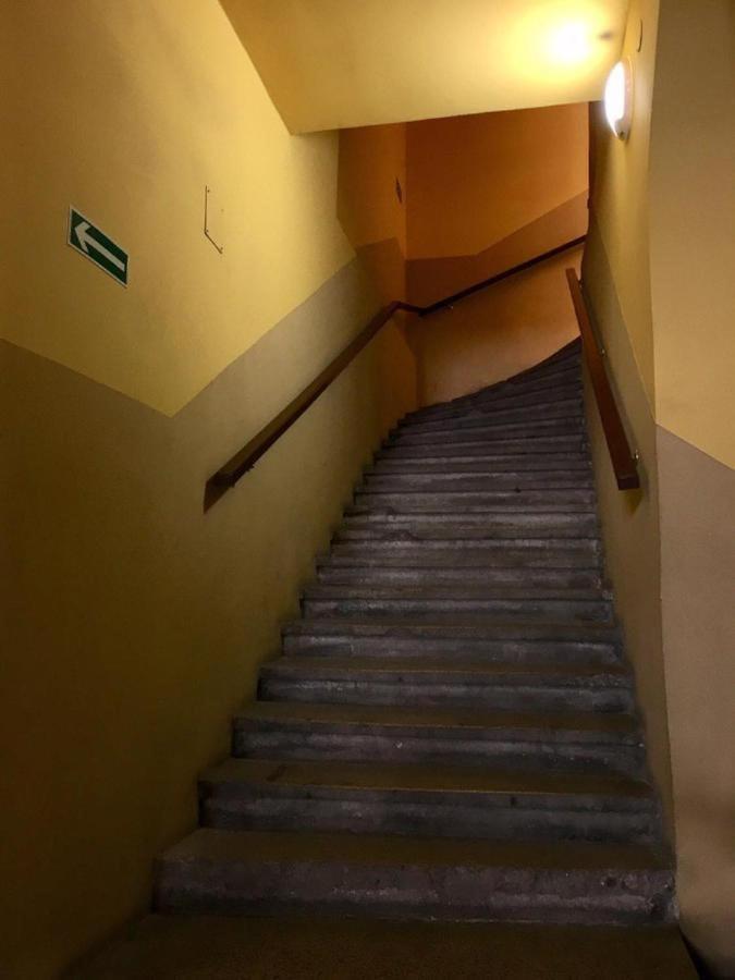 Lares And Penates Apartment Krakow Bagian luar foto
