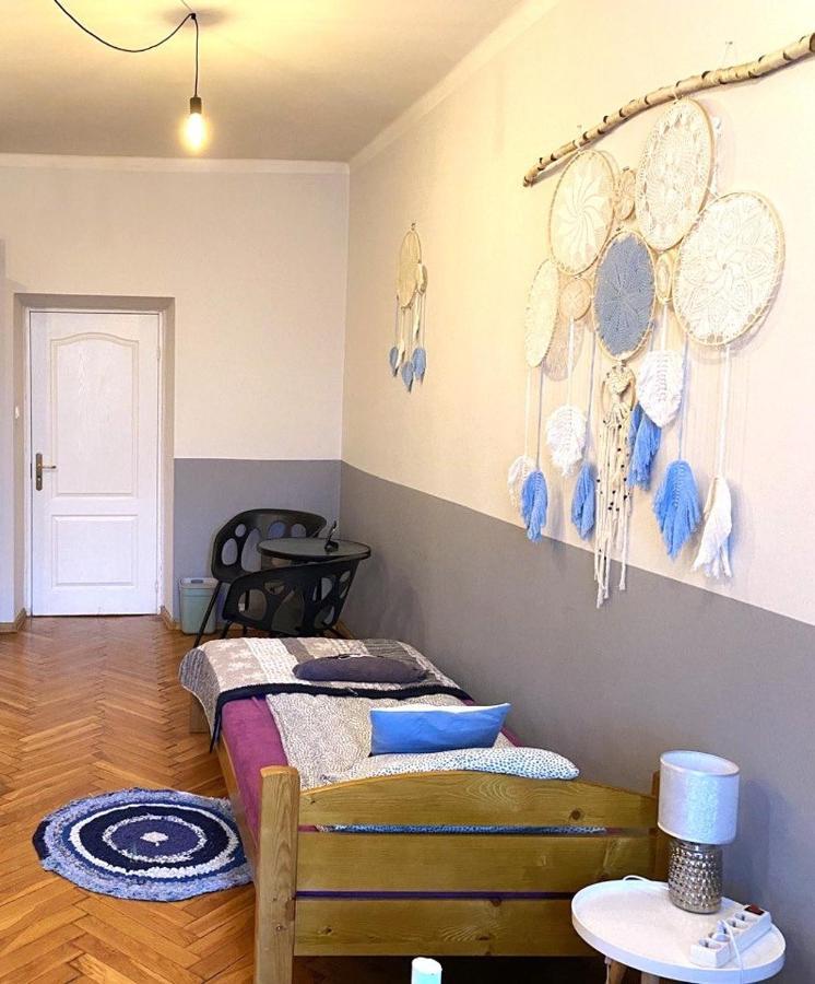 Lares And Penates Apartment Krakow Bagian luar foto