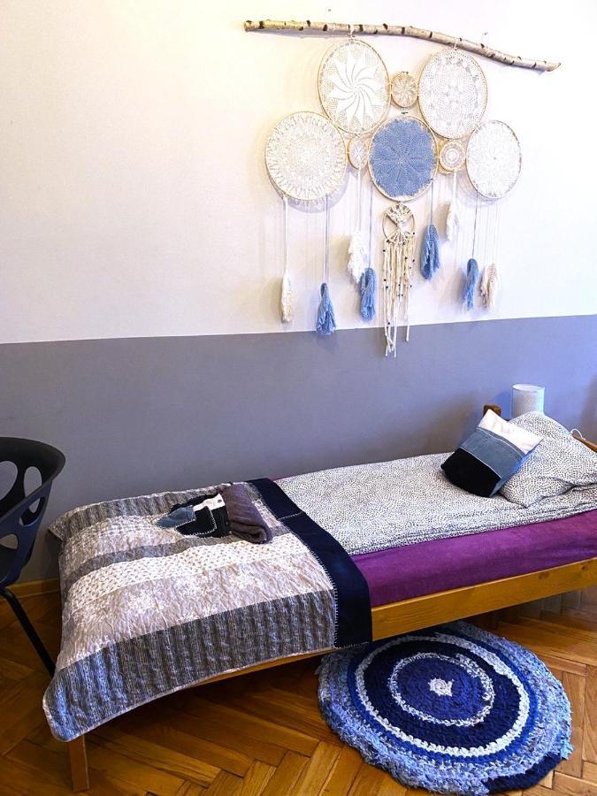 Lares And Penates Apartment Krakow Bagian luar foto